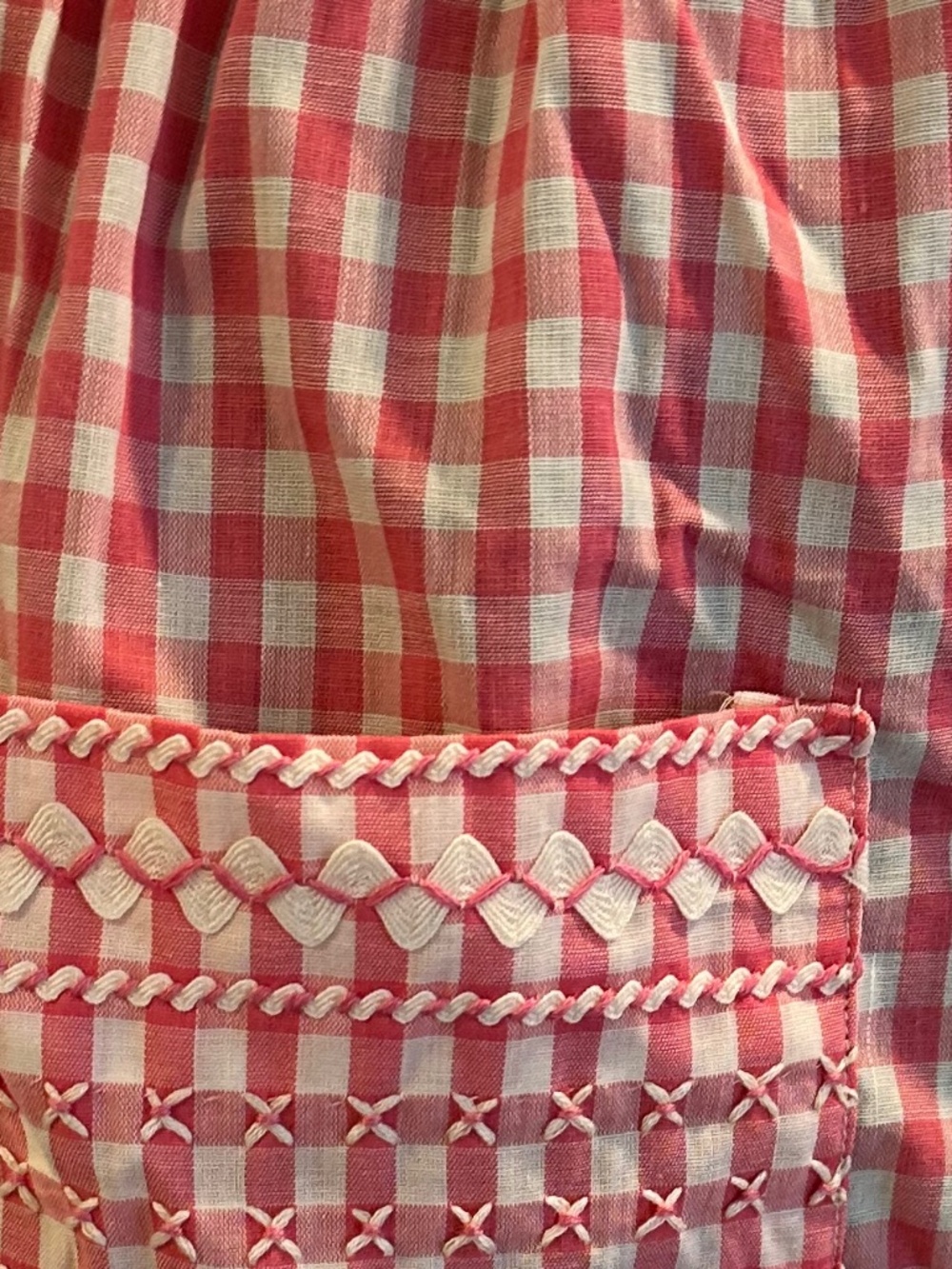 VINTAGE PINK GINGHAM EMBROIDERED APRON - Picture 6 of 6